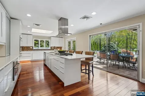 35 Grandview Avenue Upper Saddle River NJ 07458