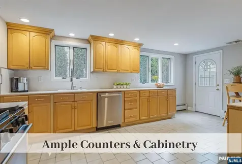 76 Carlton Avenue Ho-ho-kus NJ 07423