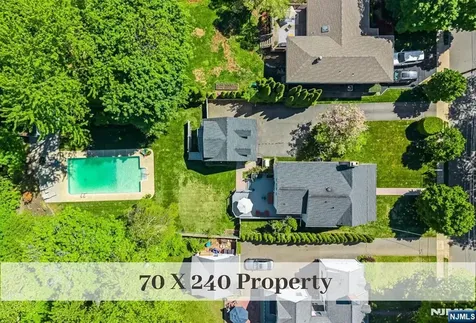76 Carlton Avenue Ho-ho-kus NJ 07423