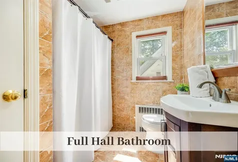 816 Summit Avenue Hackensack NJ 07601