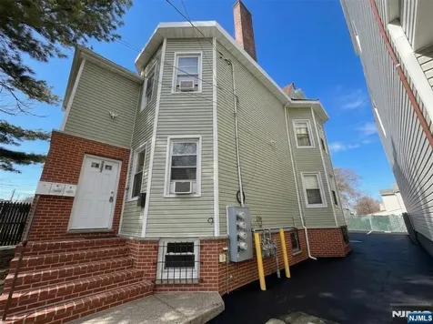 237-239 6th Avenue Newark NJ 07107