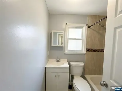 237-239 6th Avenue Newark NJ 07107