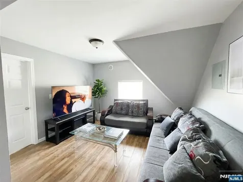237-239 6th Avenue Newark NJ 07107