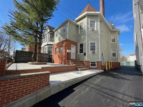 237-239 6th Avenue Newark NJ 07107