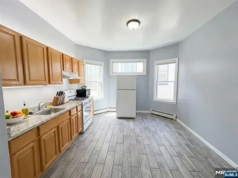 237-239 6th Avenue Newark NJ 07107