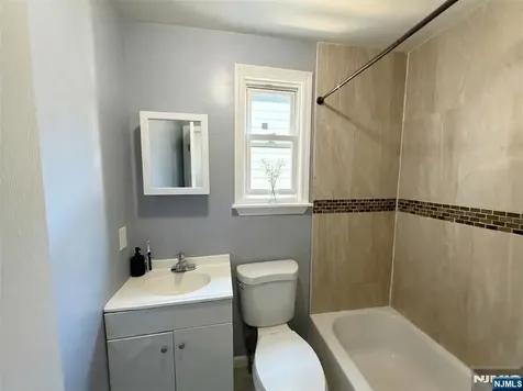 237-239 6th Avenue Newark NJ 07107