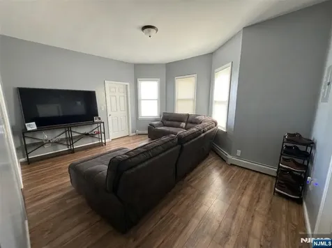 237-239 6th Avenue Newark NJ 07107