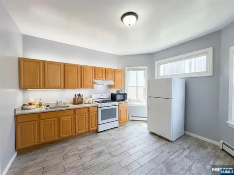 237-239 6th Avenue Newark NJ 07107