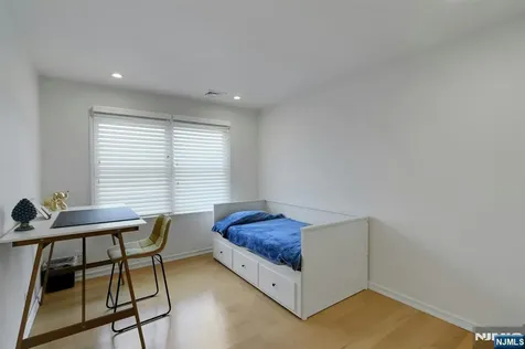 779 Riverside Avenue Lyndhurst NJ 07071