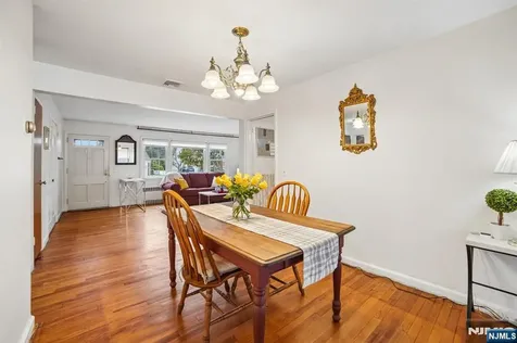 284 Madison Avenue Cresskill NJ 07626