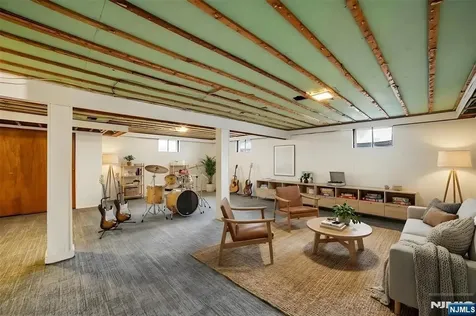 284 Madison Avenue Cresskill NJ 07626