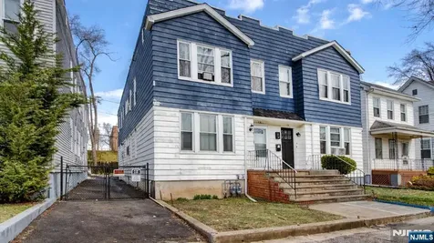 18 Mckay Avenue East Orange NJ 07018