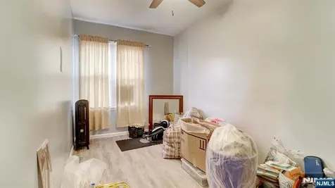 18 Mckay Avenue East Orange NJ 07018