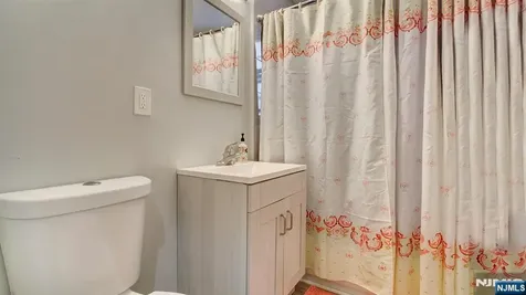18 Mckay Avenue East Orange NJ 07018