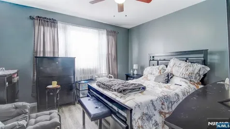 18 Mckay Avenue East Orange NJ 07018