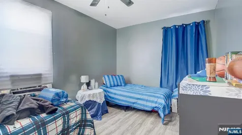 18 Mckay Avenue East Orange NJ 07018