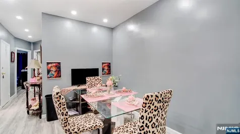 18 Mckay Avenue East Orange NJ 07018
