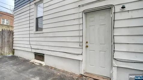 18 Mckay Avenue East Orange NJ 07018