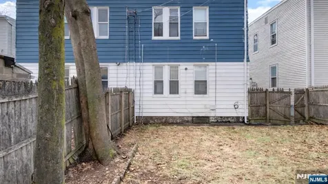 18 Mckay Avenue East Orange NJ 07018