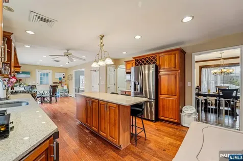 51 Catherine Street Bloomingdale NJ 07403