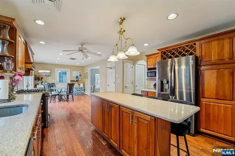51 Catherine Street Bloomingdale NJ 07403