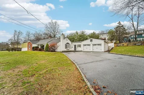 51 Catherine Street Bloomingdale NJ 07403