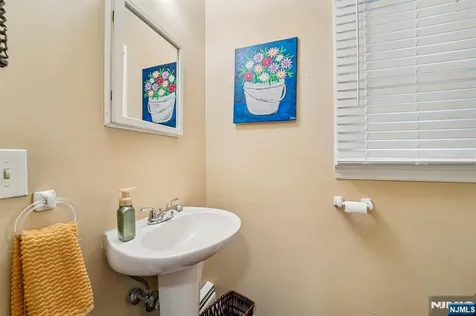 51 Catherine Street Bloomingdale NJ 07403