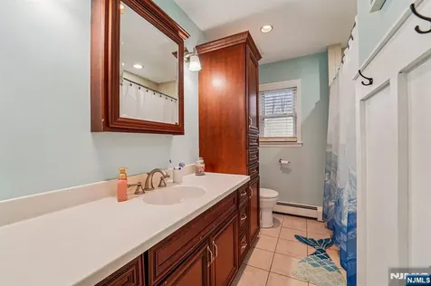 51 Catherine Street Bloomingdale NJ 07403