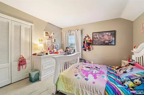 51 Catherine Street Bloomingdale NJ 07403
