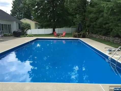 51 Catherine Street Bloomingdale NJ 07403