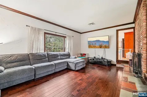 51 Catherine Street Bloomingdale NJ 07403