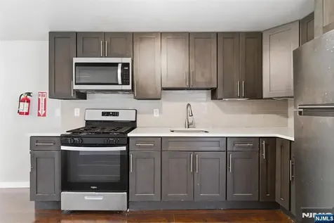 59-61 Farley Avenue Newark NJ 07108