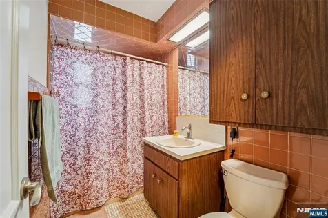 470 Capitol Road New Milford NJ 07646