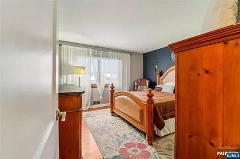 470 Capitol Road New Milford NJ 07646