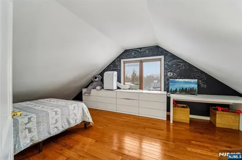 470 Capitol Road New Milford NJ 07646