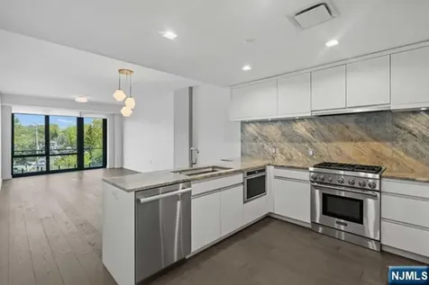 320 Adolphus Avenue Cliffside Park NJ 07010