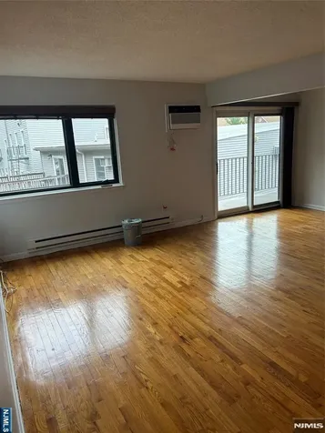 148 Undercliff Avenue Edgewater NJ 07020