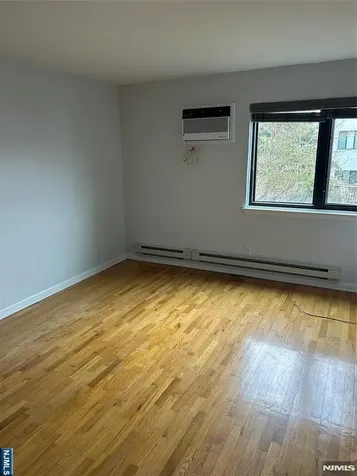 148 Undercliff Avenue Edgewater NJ 07020