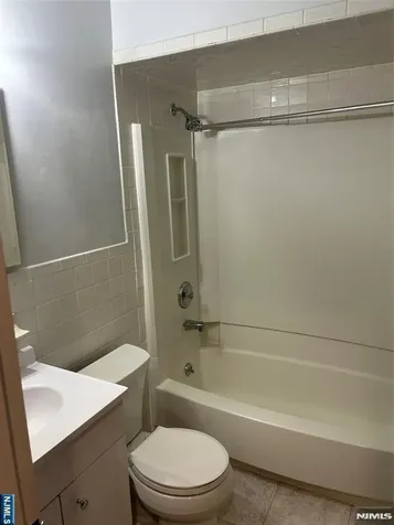 148 Undercliff Avenue Edgewater NJ 07020