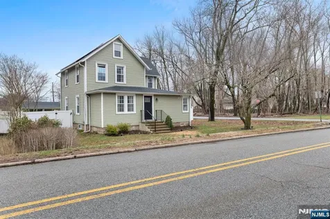113 Meadowbrook Avenue Wanaque NJ 07465