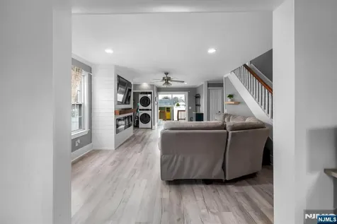113 Meadowbrook Avenue Wanaque NJ 07465