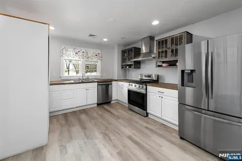 113 Meadowbrook Avenue Wanaque NJ 07465