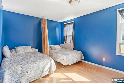 29 Victoria Avenue Newark NJ 07104