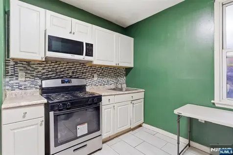 29 Victoria Avenue Newark NJ 07104
