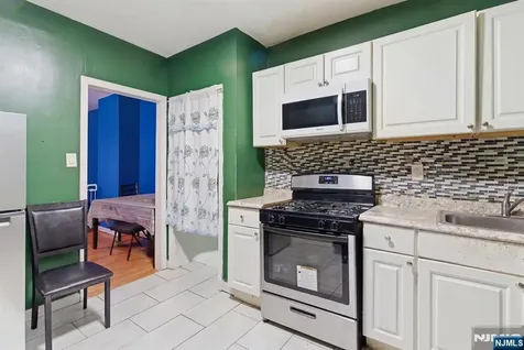 29 Victoria Avenue Newark NJ 07104