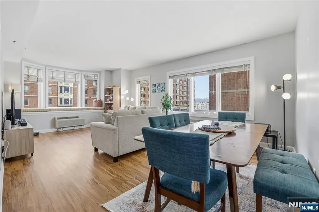 5114 City Place Edgewater NJ 07020