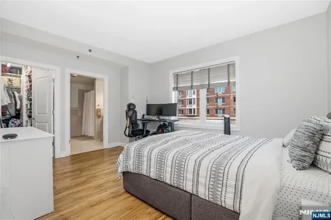 5114 City Place Edgewater NJ 07020