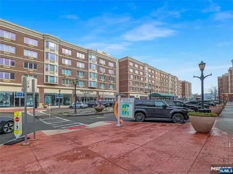 5114 City Place Edgewater NJ 07020
