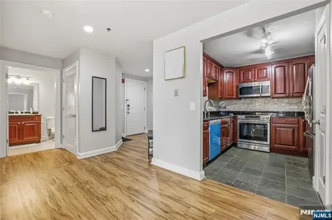 5114 City Place Edgewater NJ 07020