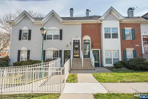 1060 Chedworth Circle Mahwah NJ 07430